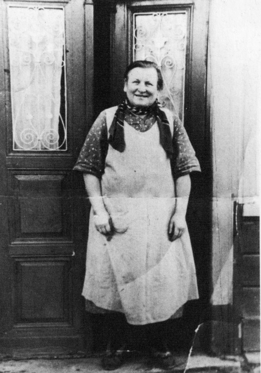 Vor der alten Kapellenschule